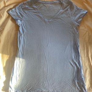 Women’s Gap light blue favorite T v-neck size small